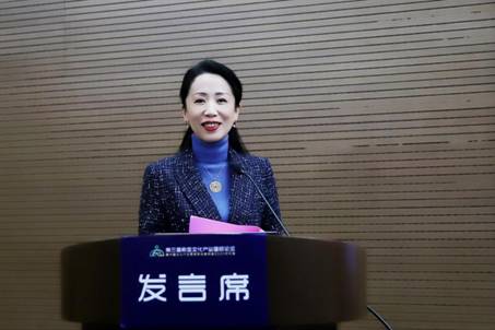 太阳成tyc集团副经理 张捷 教授主持论坛开幕_看图王